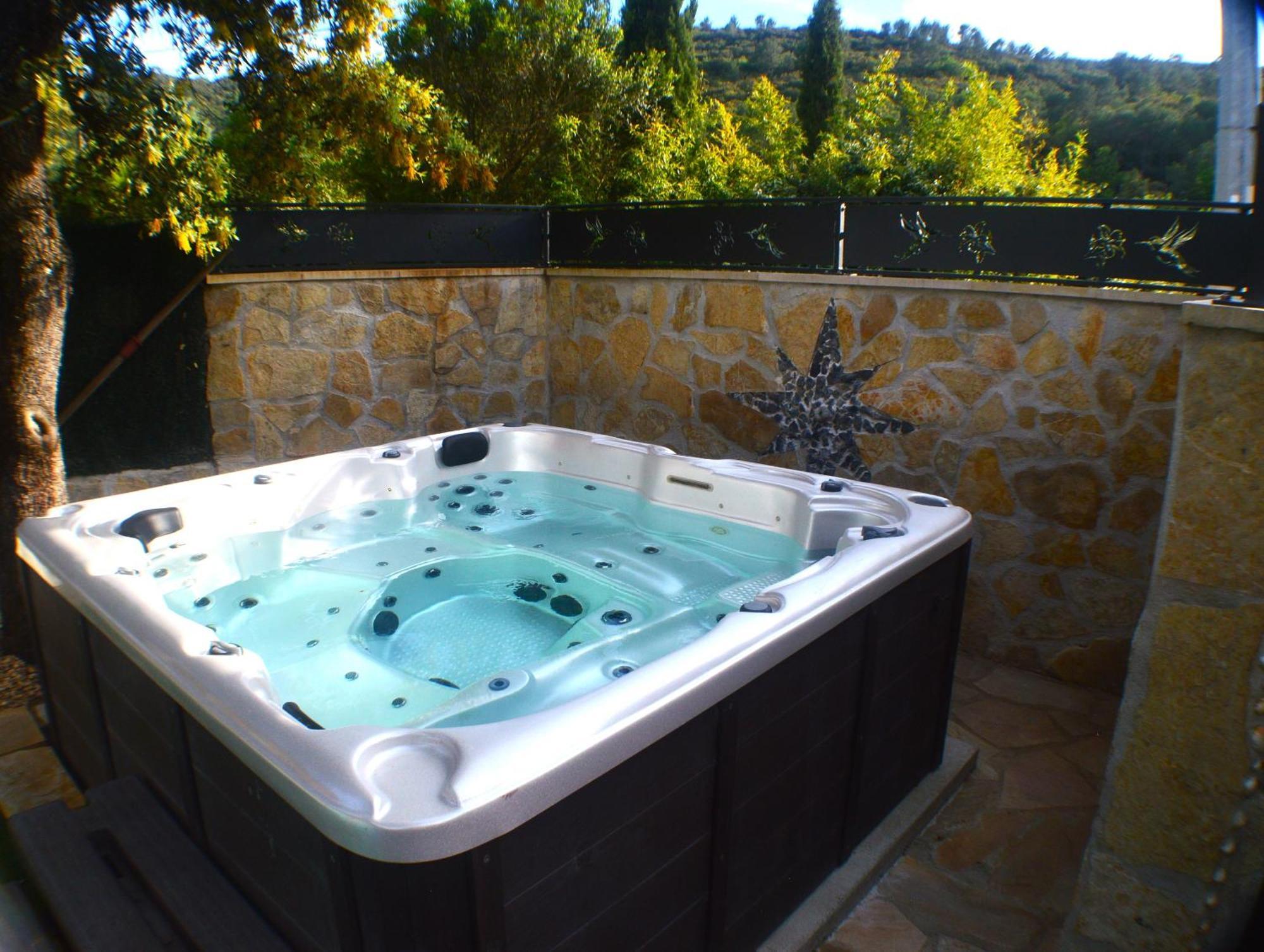La Rose Des Vents & Spa - Gite Provence Neoules Exterior photo